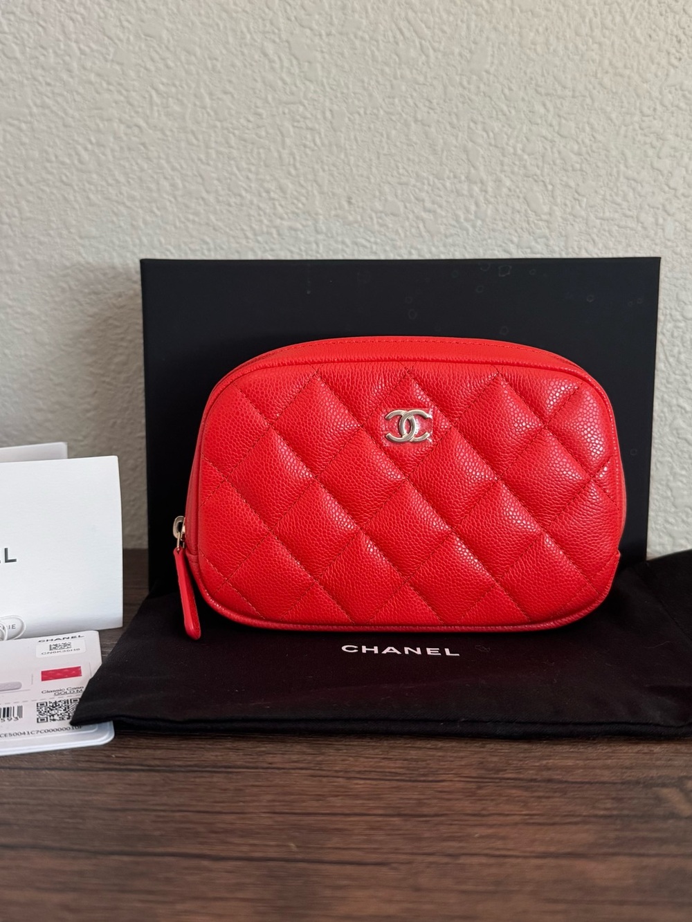 NEW CHANEL 2026 Iridescent Quilted Caviar Leather Classic Case in Red